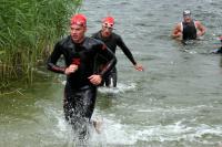 2011-08-13_arendseetriathlon-julian_schwimmausstieg.jpg